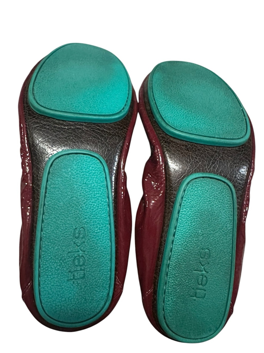 Tieks Women's Burgundy Patent Leather Ballet Flats with Teal Tab size 7 - Picture 6 of 7